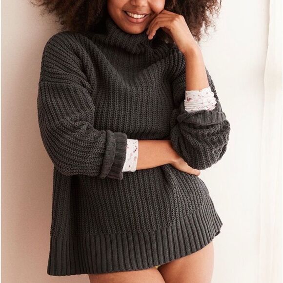 Aerie Chubky Oversized Textured Chenille Cowl Turtleneck Sweater - Picture 1 of 9